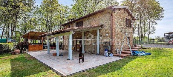 2 bedrooms House in Montaione, Italy No. 80571 4