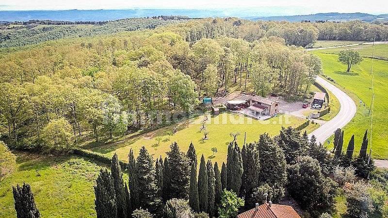 2 bedrooms House in Montaione, Italy No. 80571