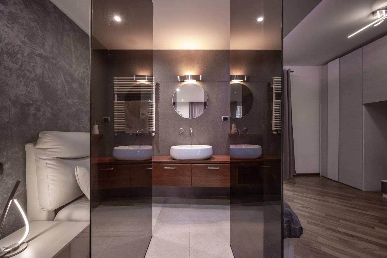 4 rooms Apartment in Turin, Italy No. 234953