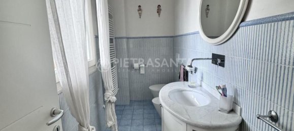 5 bedrooms Villa in Pietrasanta, Italy No. 325881 3