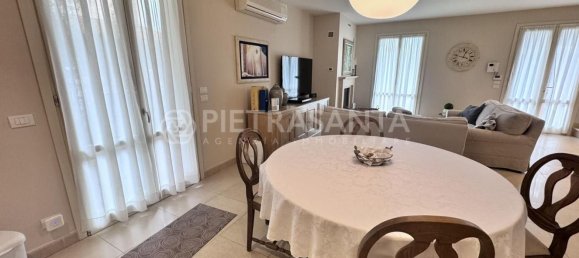 5 bedrooms Villa in Pietrasanta, Italy No. 325881 6