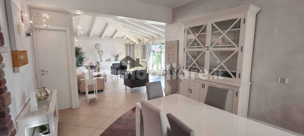 3 غرف نوم فيلا في Manerba del Garda, Italy رقم 60520