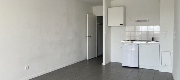 Estudio en Nantes, France No. 299163 3