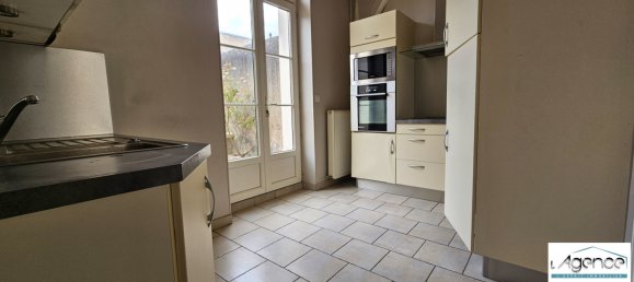 3 chambres Maison de ville à Châteaudun, France No. 98153 3