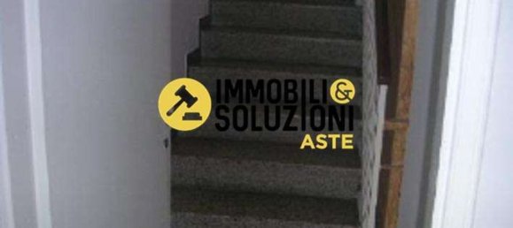 Casa de 6 habitaciónes en Gazzada Schianno, Italy No. 15394 22