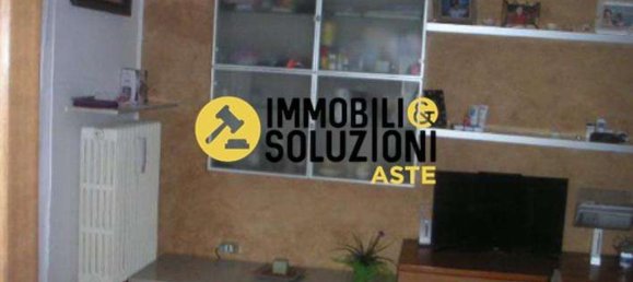 Casa de 6 habitaciónes en Gazzada Schianno, Italy No. 15394 8