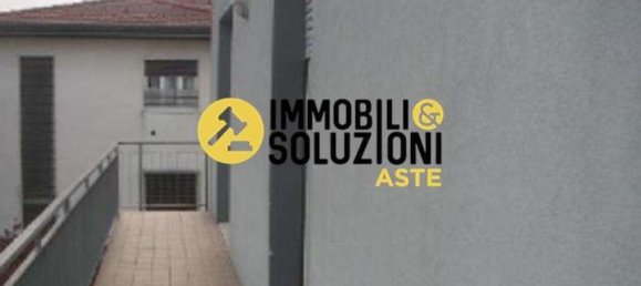 Casa de 6 habitaciónes en Gazzada Schianno, Italy No. 15394 24