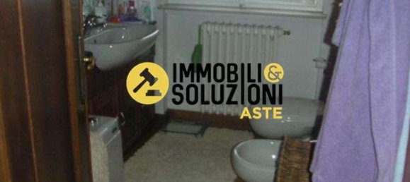 Casa de 6 habitaciónes en Gazzada Schianno, Italy No. 15394 13