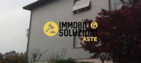 Casa de 6 habitaciónes en Gazzada Schianno, Italy No. 15394 3