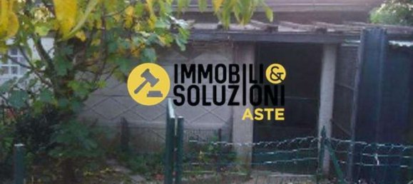 Casa de 6 habitaciónes en Gazzada Schianno, Italy No. 15394 5