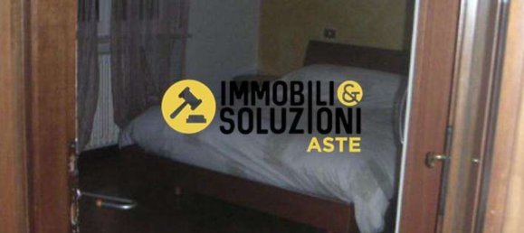 Casa de 6 habitaciónes en Gazzada Schianno, Italy No. 15394 11