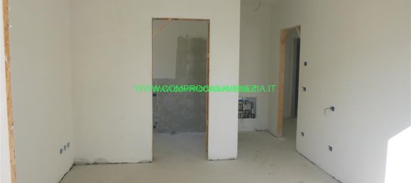 3 rooms Apartment in Venice, Italy No. 5650 25