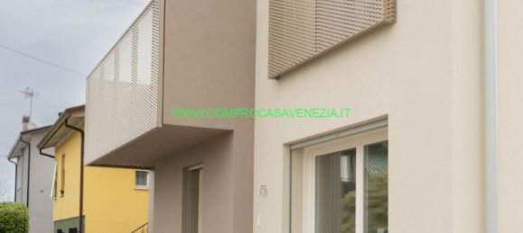 3 rooms Apartment in Venice, Italy No. 5650 4