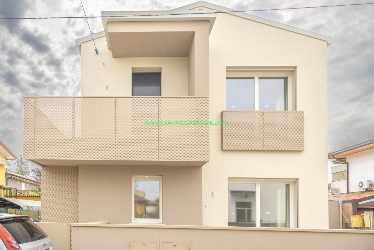 3 rooms Apartment in Venice, Italy No. 5650