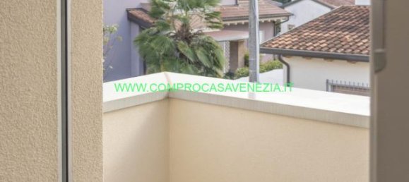 3 rooms Apartment in Venice, Italy No. 5650 13