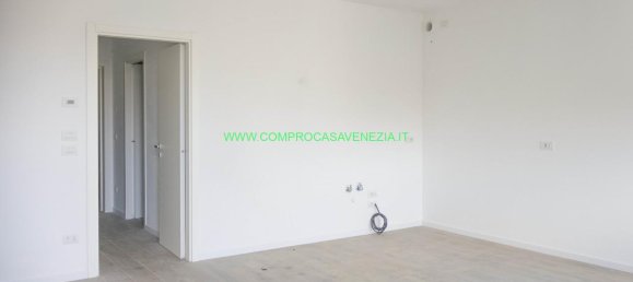 3 rooms Apartment in Venice, Italy No. 5650 14