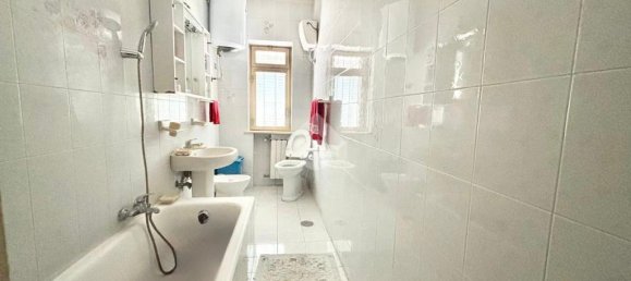 3 bedrooms Apartment in Naples, Italy No. 273366 7