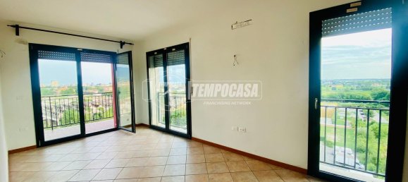 4 rooms Apartment in Brescia, Italy No. 307610 9