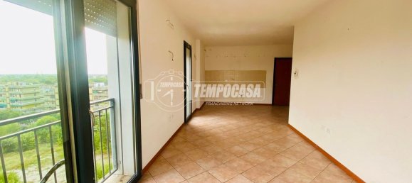 4 rooms Apartment in Brescia, Italy No. 307610 11