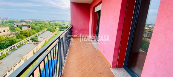 4 rooms Apartment in Brescia, Italy No. 307610 7