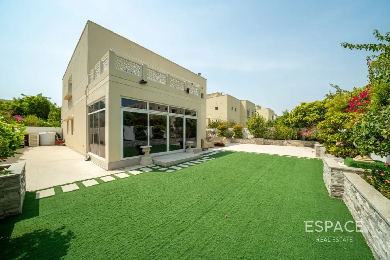 4 Schlafzimmer Villa in Meadows, UAE, Nr. 209459
