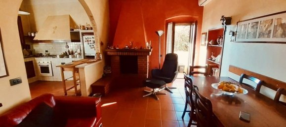 5 rooms Apartment in Campi Bisenzio, Italy No. 125262 3