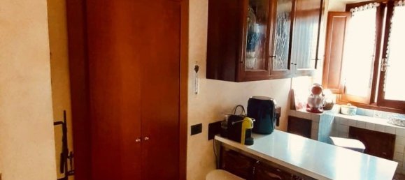 5 rooms Apartment in Campi Bisenzio, Italy No. 125262 6