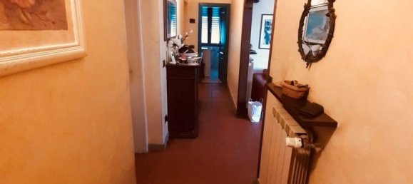 5 rooms Apartment in Campi Bisenzio, Italy No. 125262 7