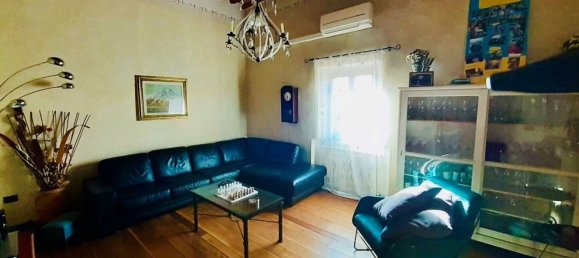 5 rooms Apartment in Campi Bisenzio, Italy No. 125262 9