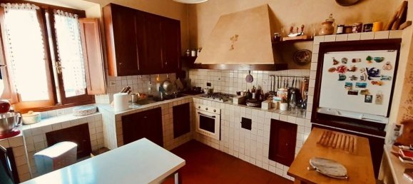 5 rooms Apartment in Campi Bisenzio, Italy No. 125262 5