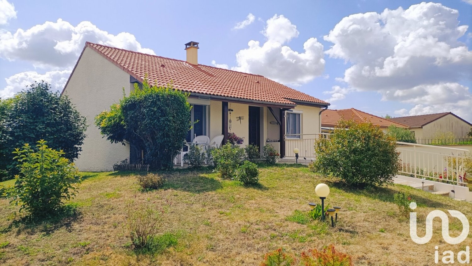 Casa de 3 dormitorios en Feytiat, France No. 304033
