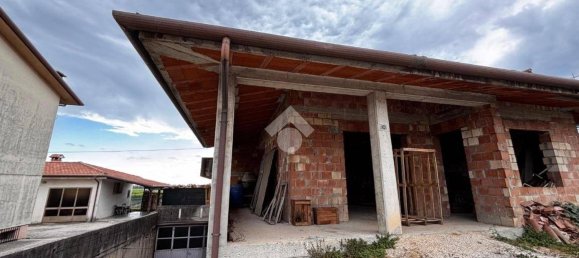 3 bedrooms Villa in Cornuda, Italy No. 260318 8