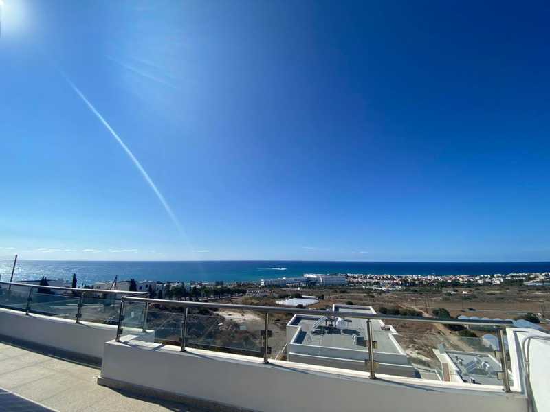 Villa de 4 dormitorios en Chloraka, Cyprus No. 82705