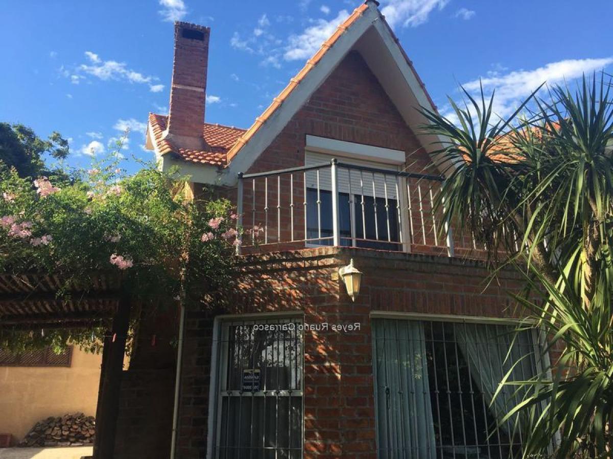 2 bedrooms House in Montevideo, Uruguay No. 1272