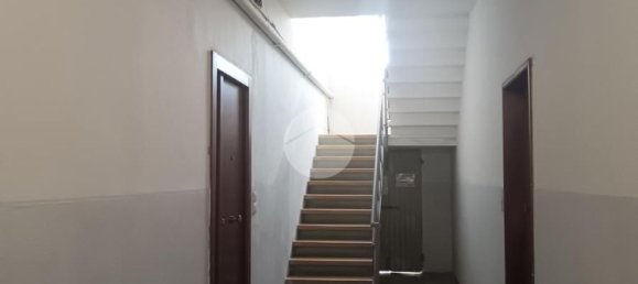 3 rooms Apartment in Ferrara, Italy No. 262483 2