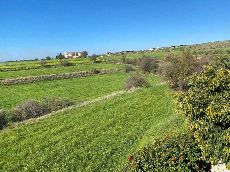 Propiedad comercial de 5 dormitorios en Anarita, Cyprus No. 59179