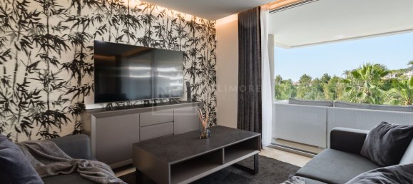 Apartamento de 3 dormitorios en Los Arqueros, Spain No. 52759 3