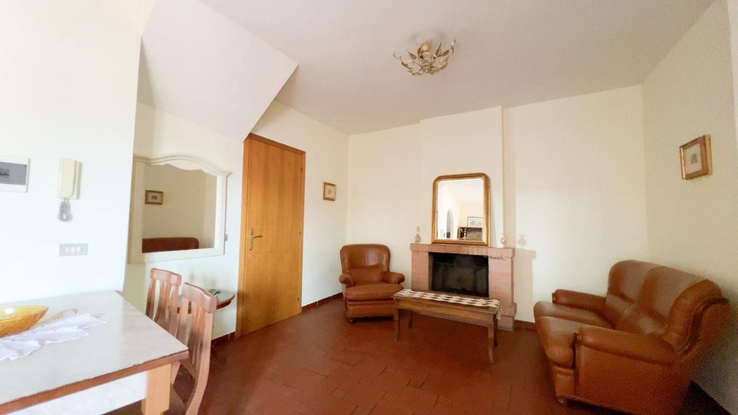 Apartamento de 2 habitaciónes en Alatri, Italy No. 219042