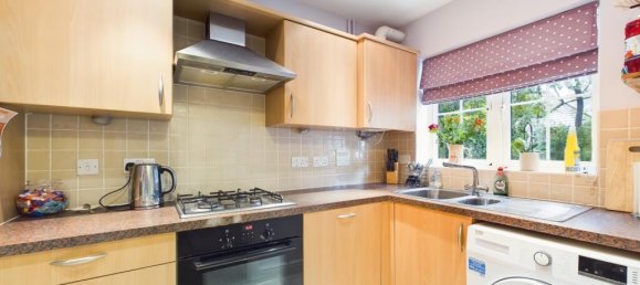 Дом с 2 спальнями в Бордон, Великобритания № 13830 5