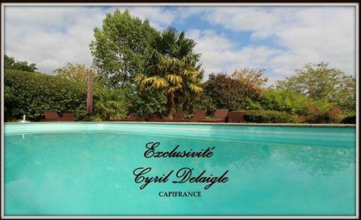 4 bedrooms House in Agen, France No. 10326