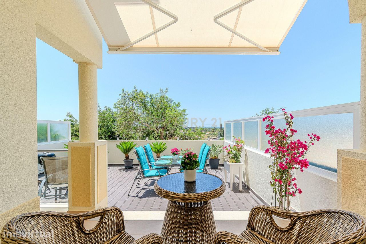 3 bedrooms House in Guia, Portugal No. 226305