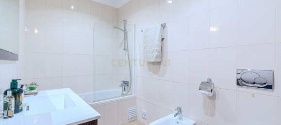 3 bedrooms House in Guia, Portugal No. 226305 46