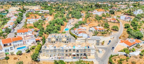 3 bedrooms House in Guia, Portugal No. 226305 4