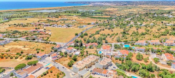 3 bedrooms House in Guia, Portugal No. 226305 6