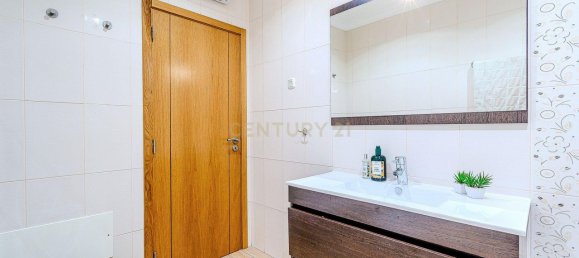 3 bedrooms House in Guia, Portugal No. 226305 47