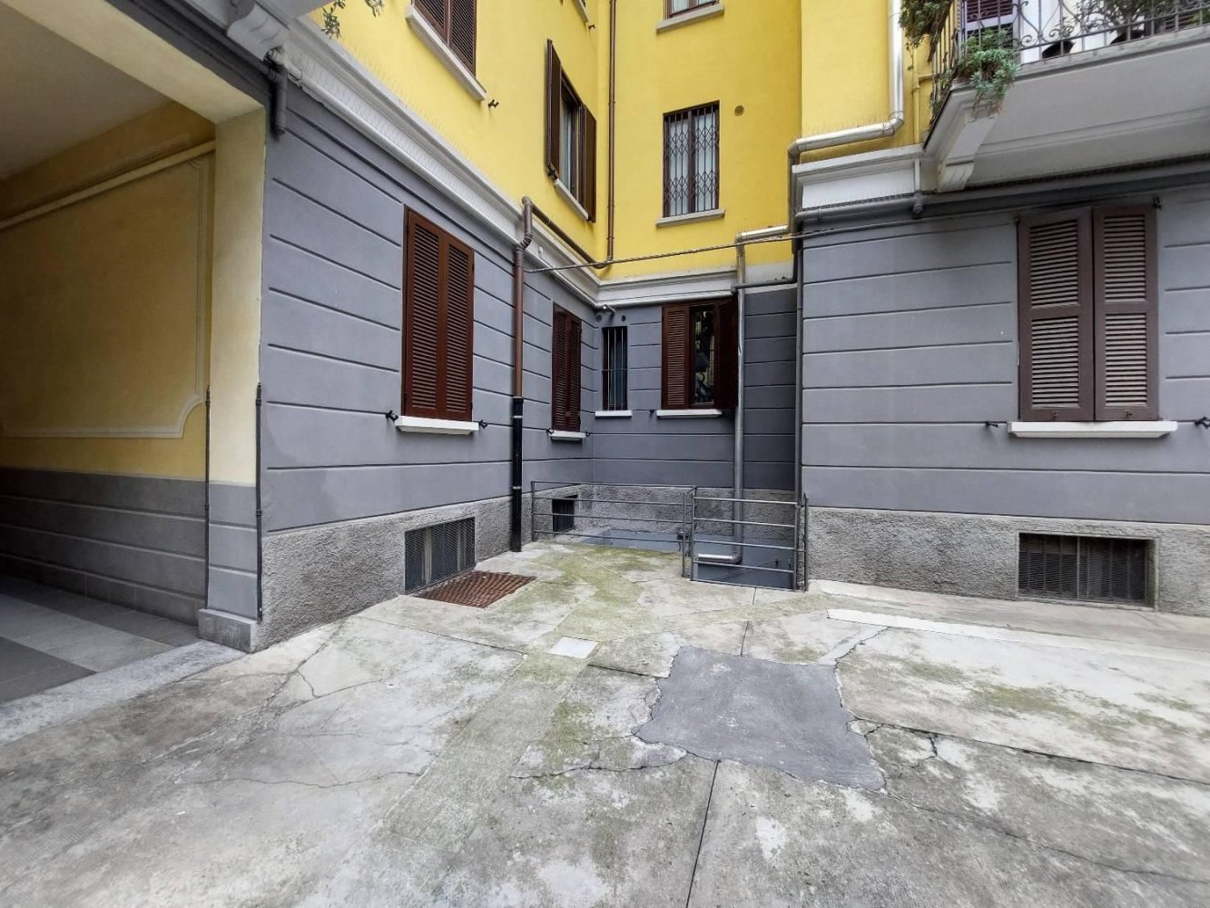 Imóvel comercial em Milan, Italy 95 m² N.º 364796