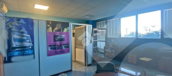 Almacén de 2 habitaciónes en Vanzago, Italy No. 80275 8