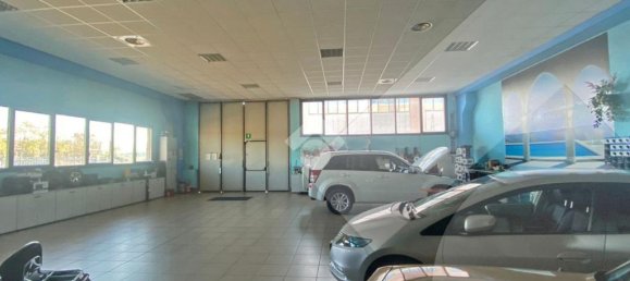 Almacén de 2 habitaciónes en Vanzago, Italy No. 80275 2