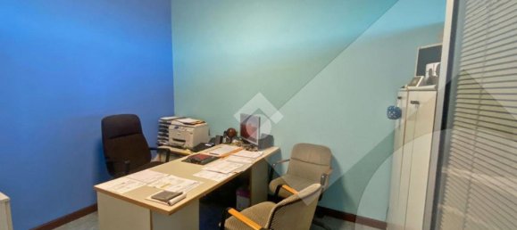 Almacén de 2 habitaciónes en Vanzago, Italy No. 80275 3