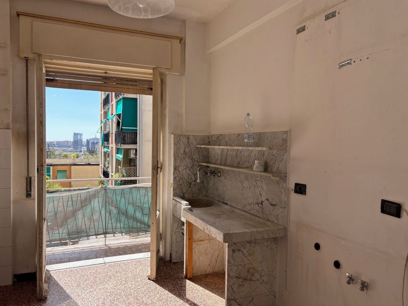 6 chambres Appartement à Genoa, Italy No. 376389